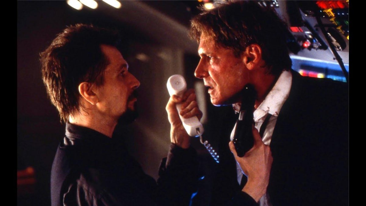 Гэри Олдман самолет президента