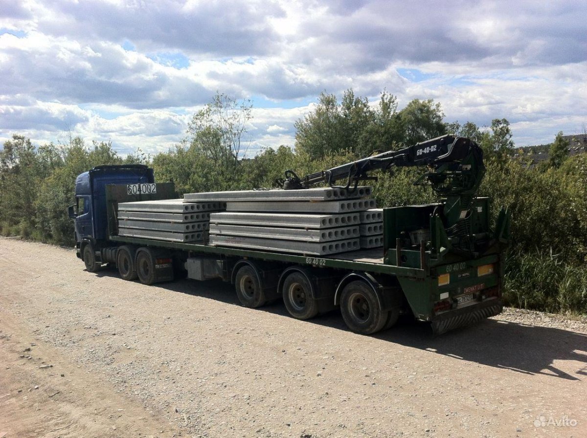 Полуприцеп с манипулятором