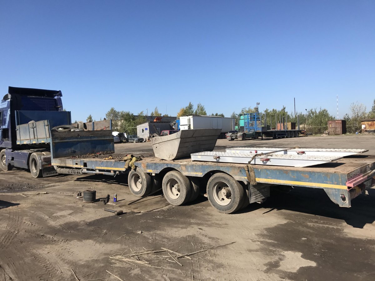 Перевозка плит на трале