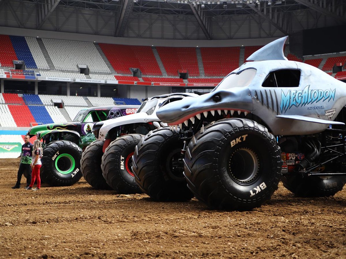 Монстр трак Вольво