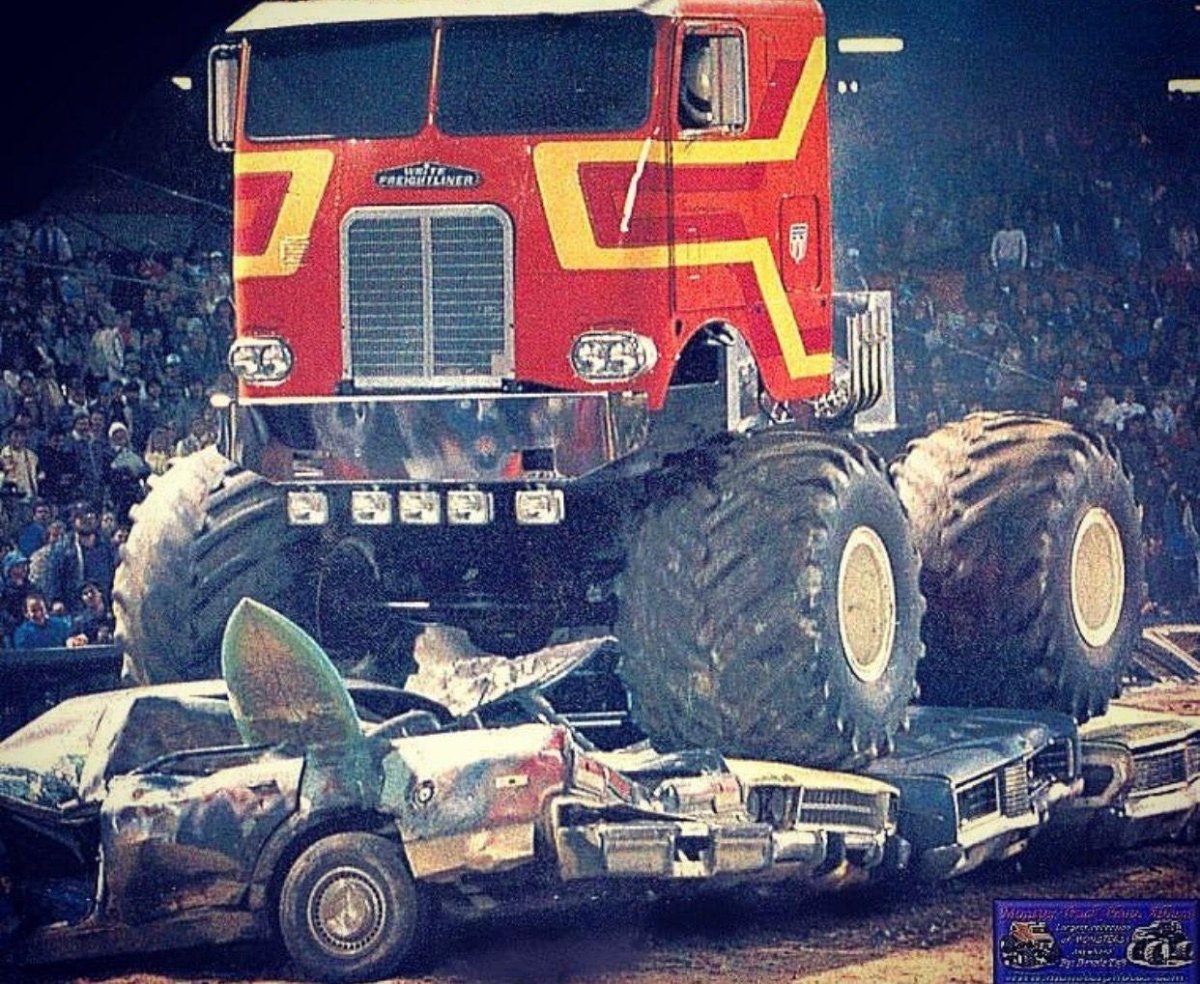 Грузовик монстр трак