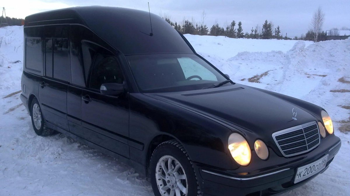 Мерседес 124 катафалк