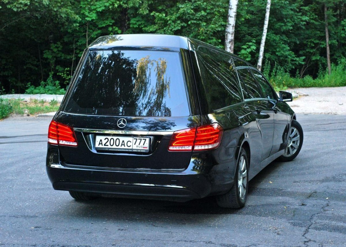 Мерседес 140 катафалк