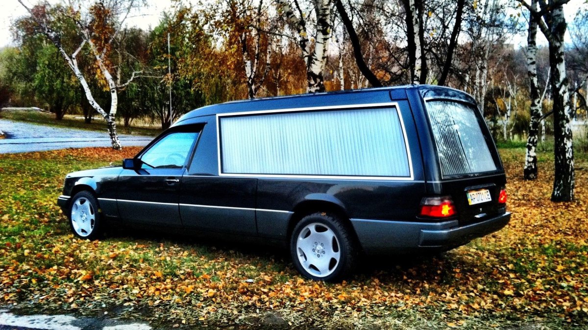 Мерседес w124 катафалк