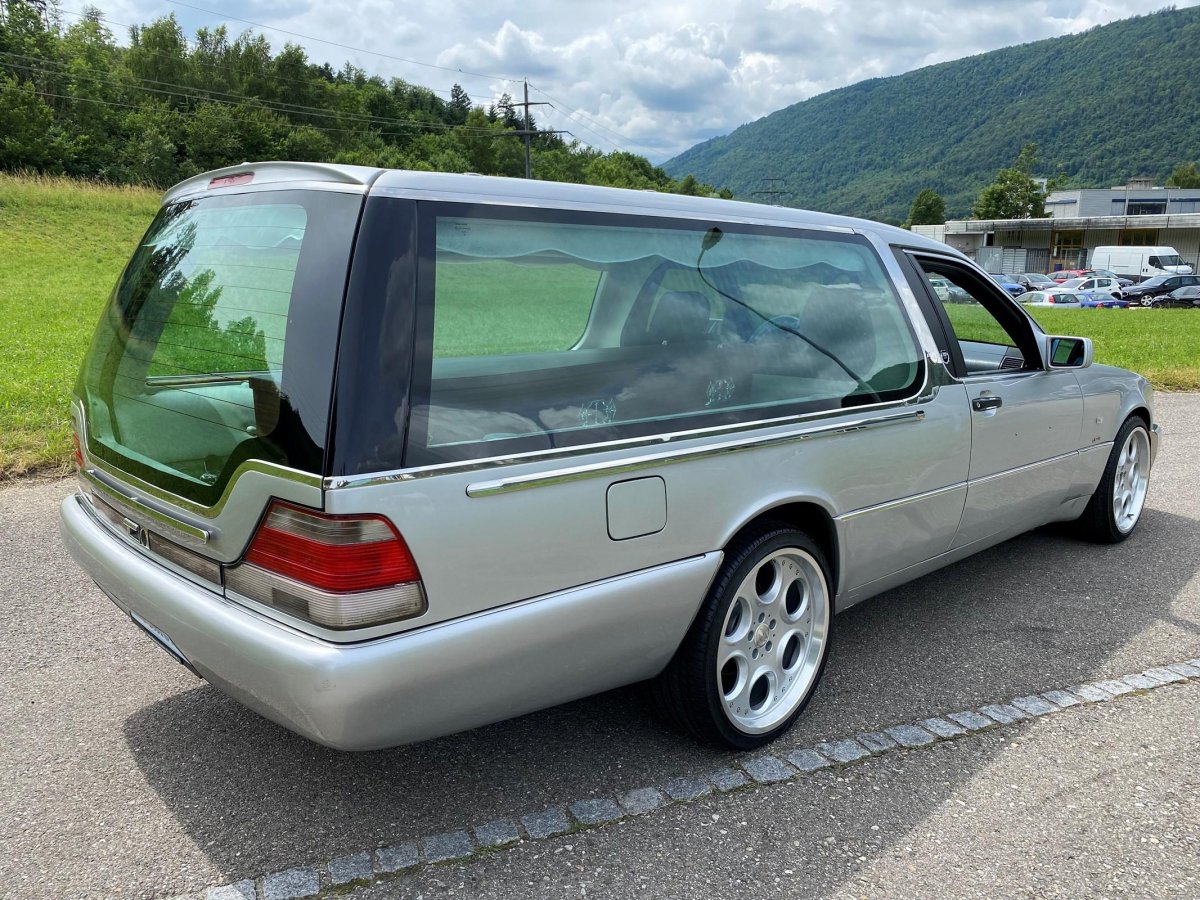 Мерседес ГРОБОВОЗКА