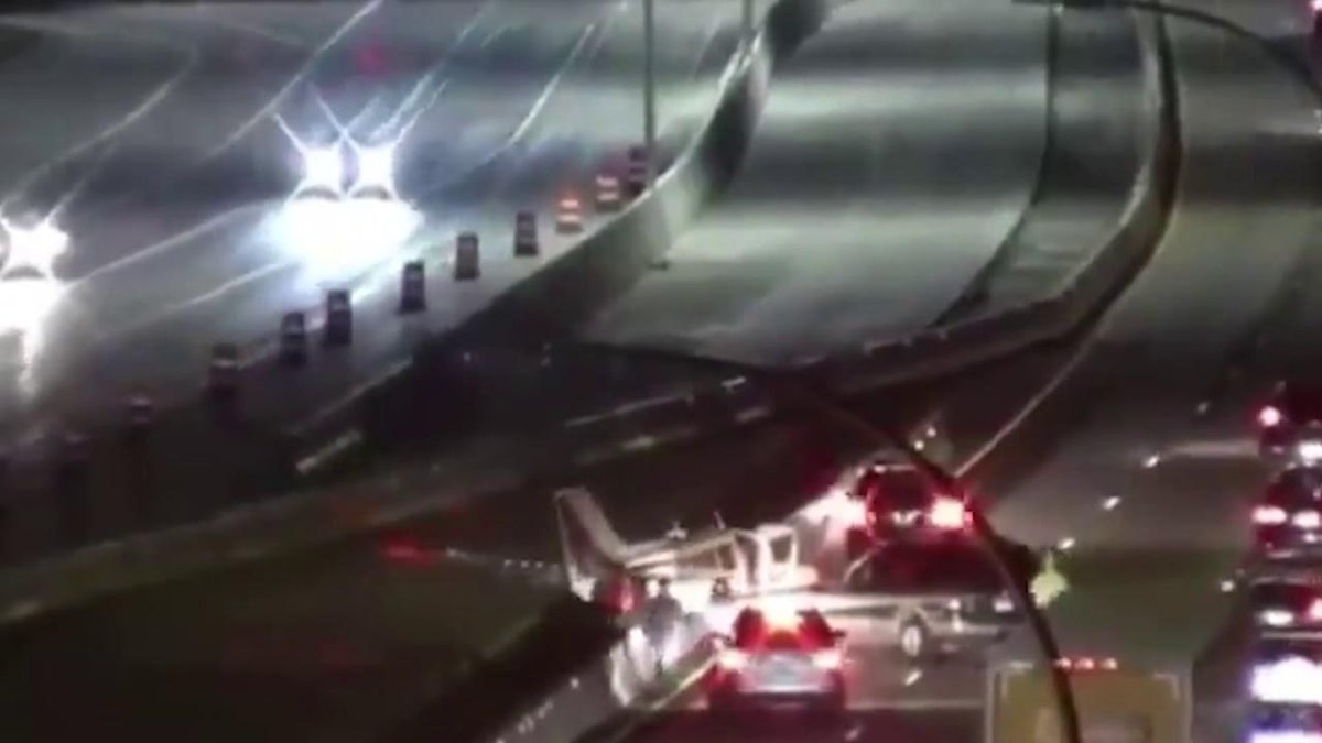 Самолёты столкнулись в воздухе