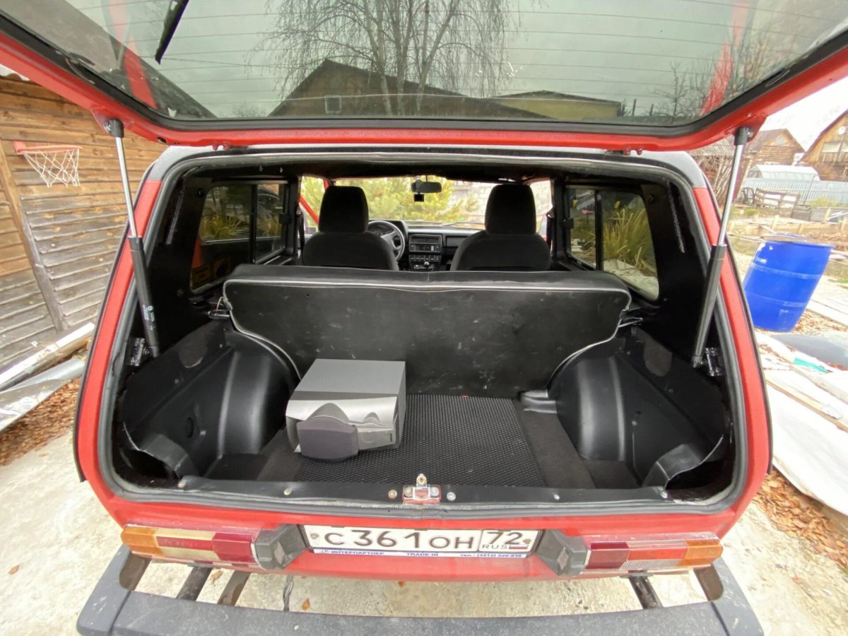 Нива с багажником сзади