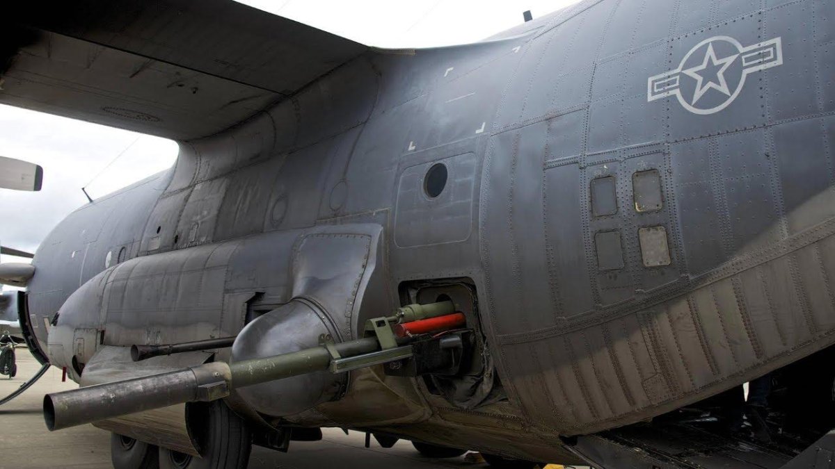 Летающая батарея Lockheed AC-130