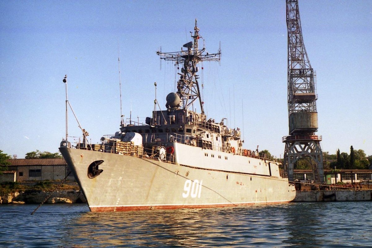Морской тральщик Железняков Новороссийск