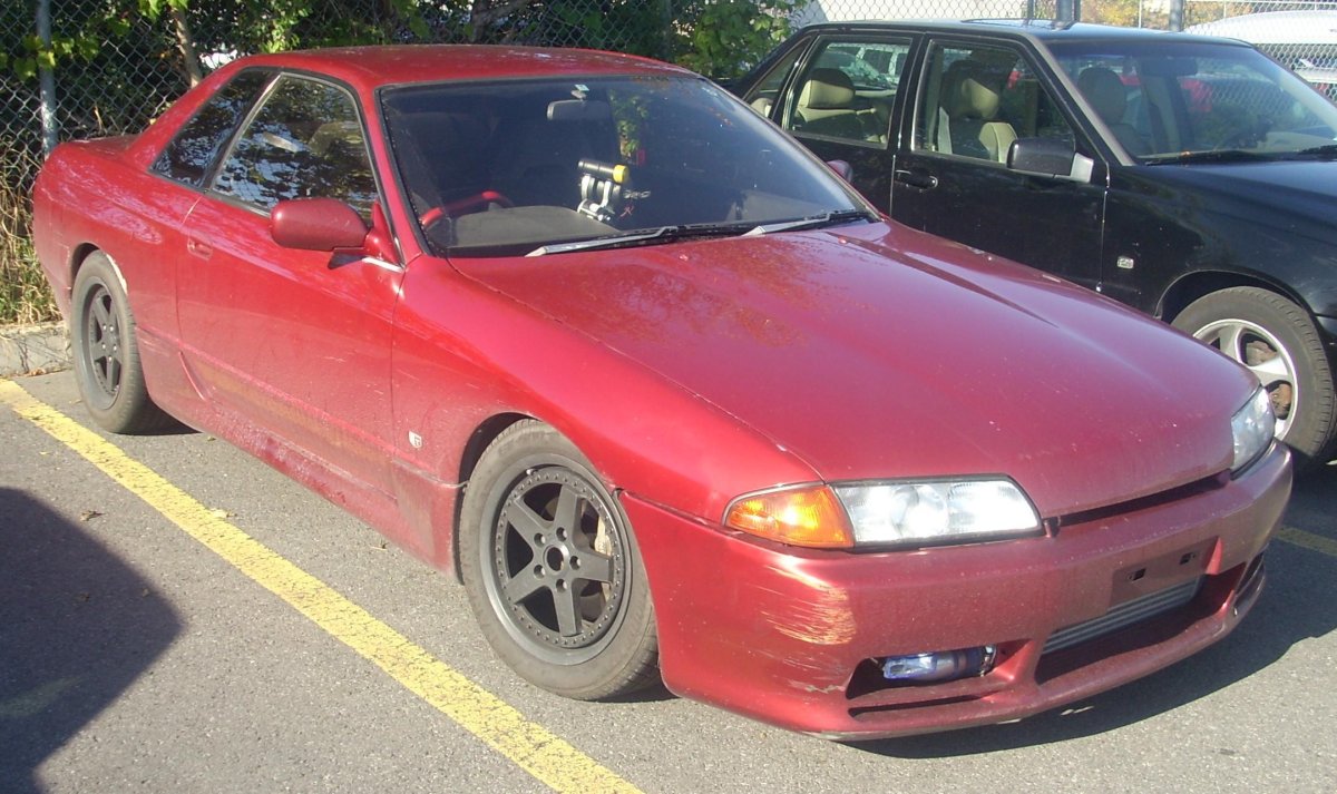 Nissan Skyline r32 купе