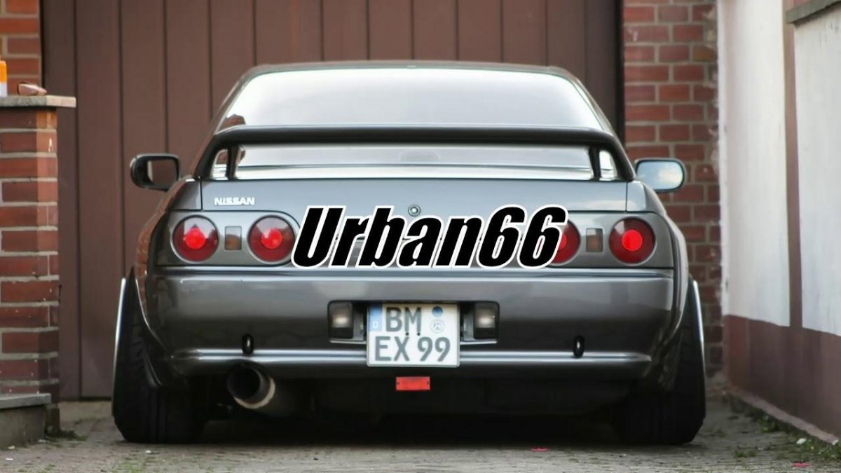 Nissan Skyline GTR r32 сзади