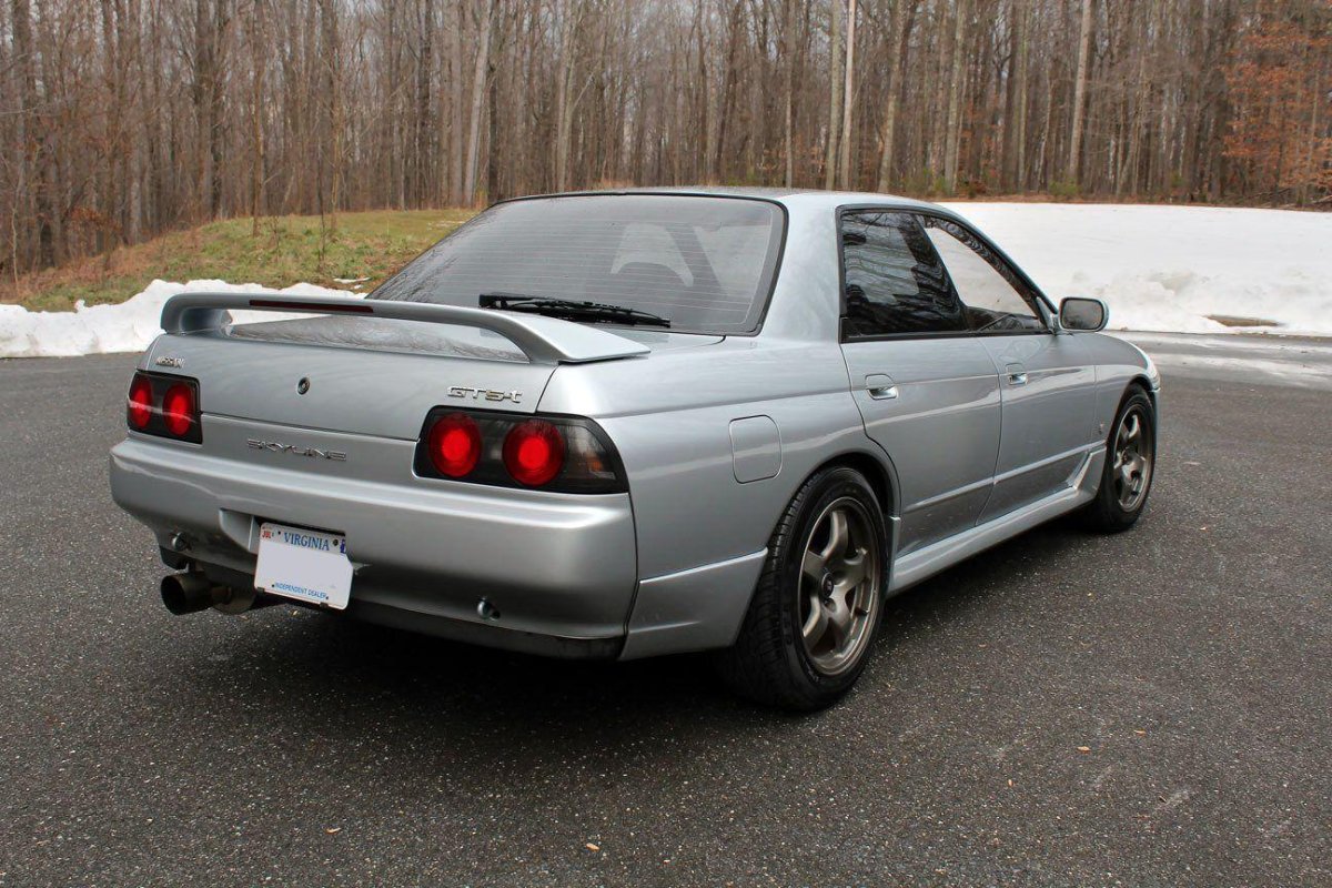 Nissan Skyline r32 GTS 4
