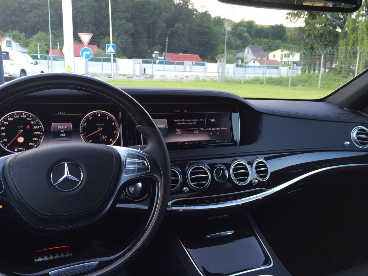 Мерседес 222 салон чёрный