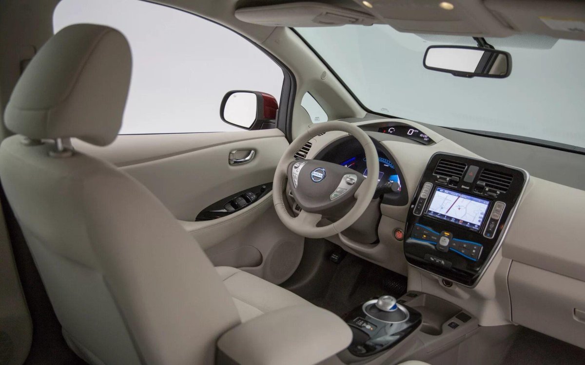 Nissan Leaf 2016 салон