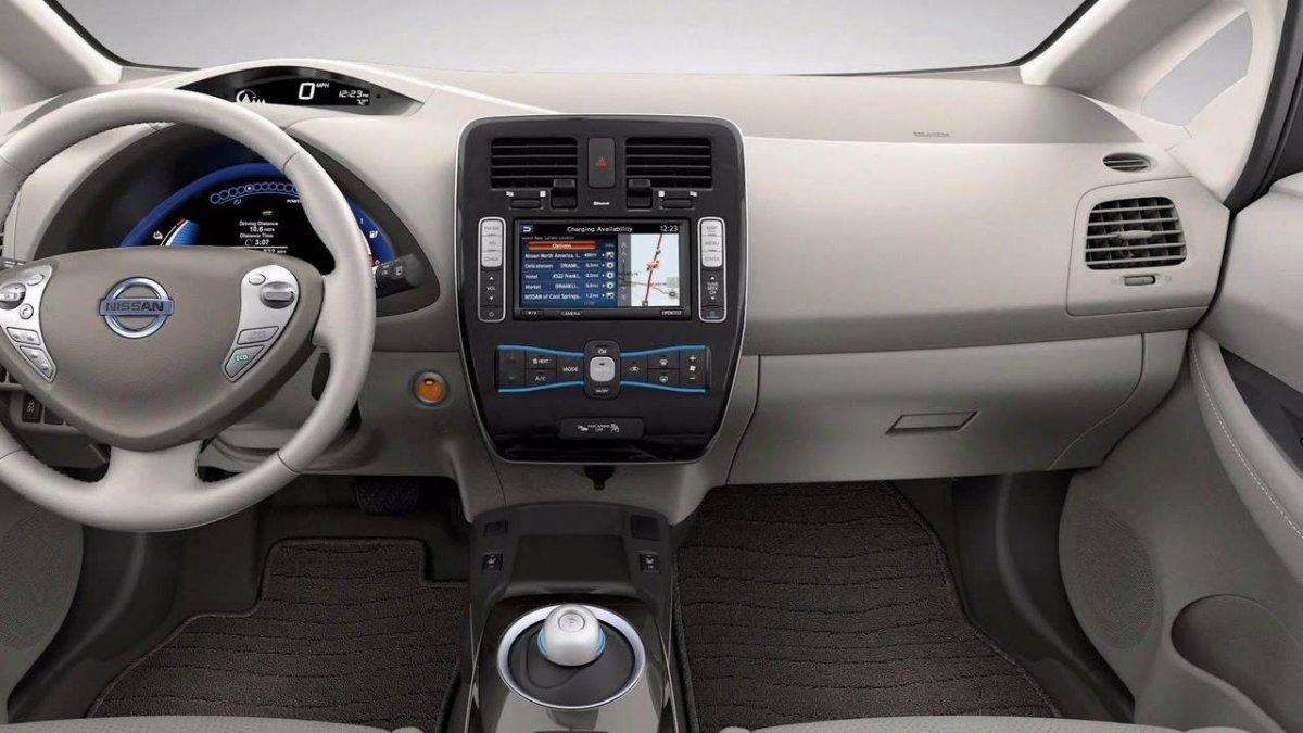 Nissan Leaf 2 салон