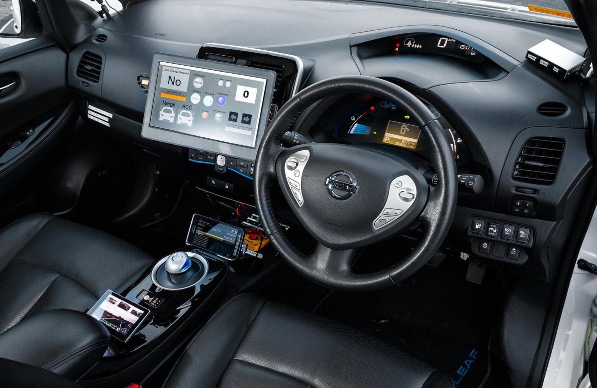 Nissan Leaf 1 салон