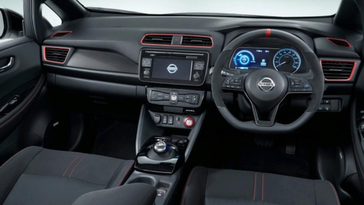 Nissan Leaf 2 салон