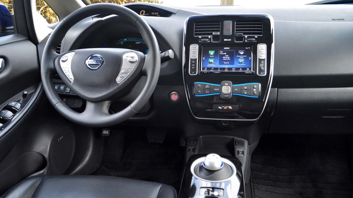 Nissan Leaf 2017 салон
