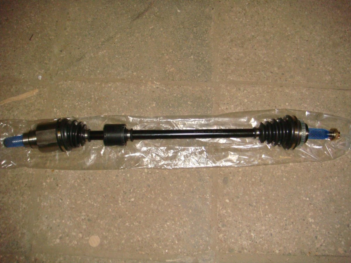 Приводной вал Джили Эмгранд ес7