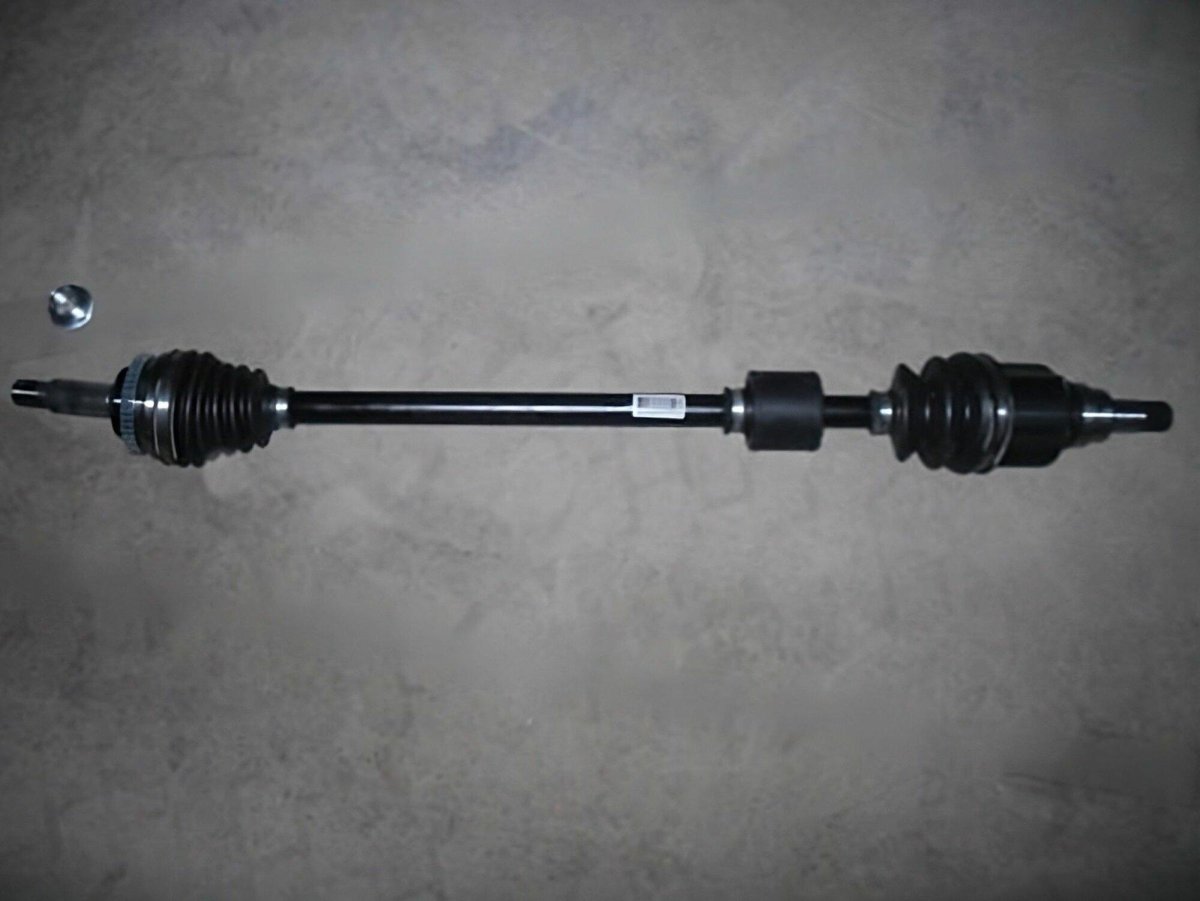 Правый привод Джили Эмгранд ес7