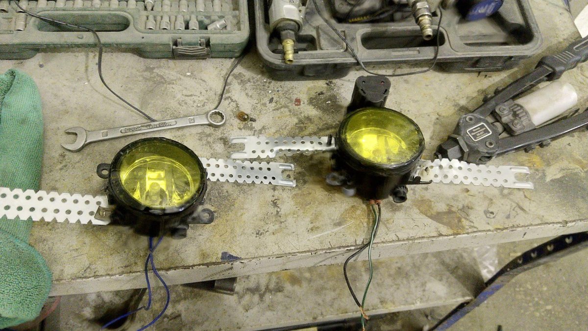 Проводка туманок Мазда фамилия