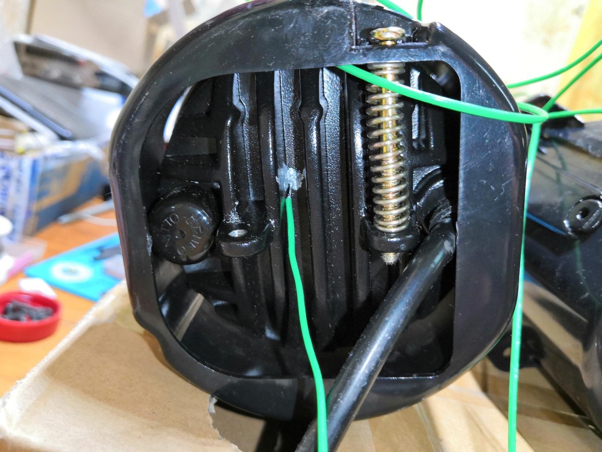 Регулировочный винт противотуманки Приора