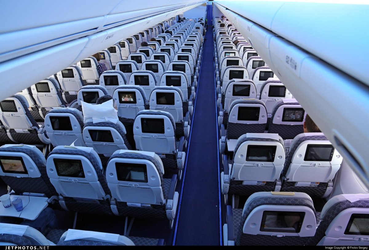 Boeing 767 Air Astana салон