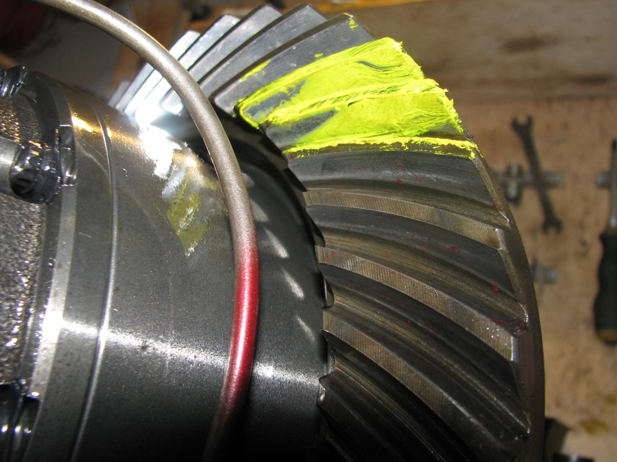 Пятно контакта редуктора заднего моста Нива