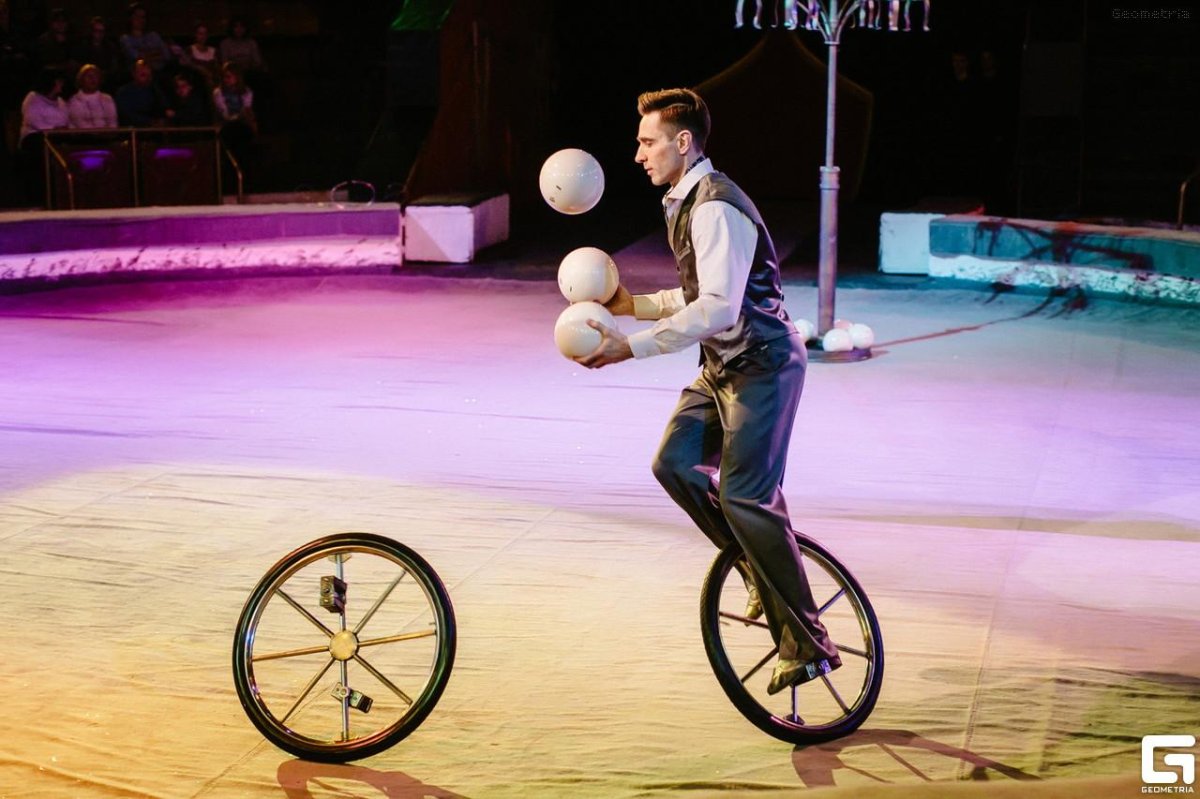 Михаил Иванов циркач