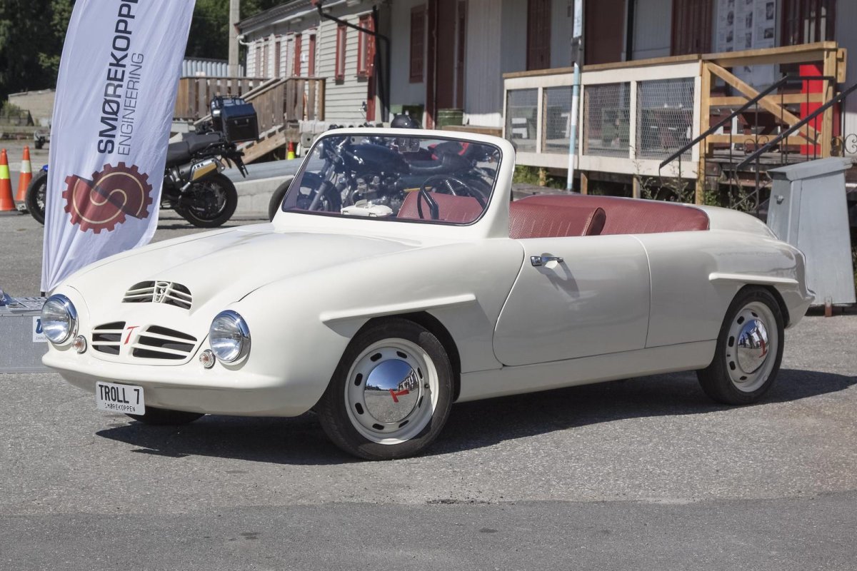 Автомобиль troll 700