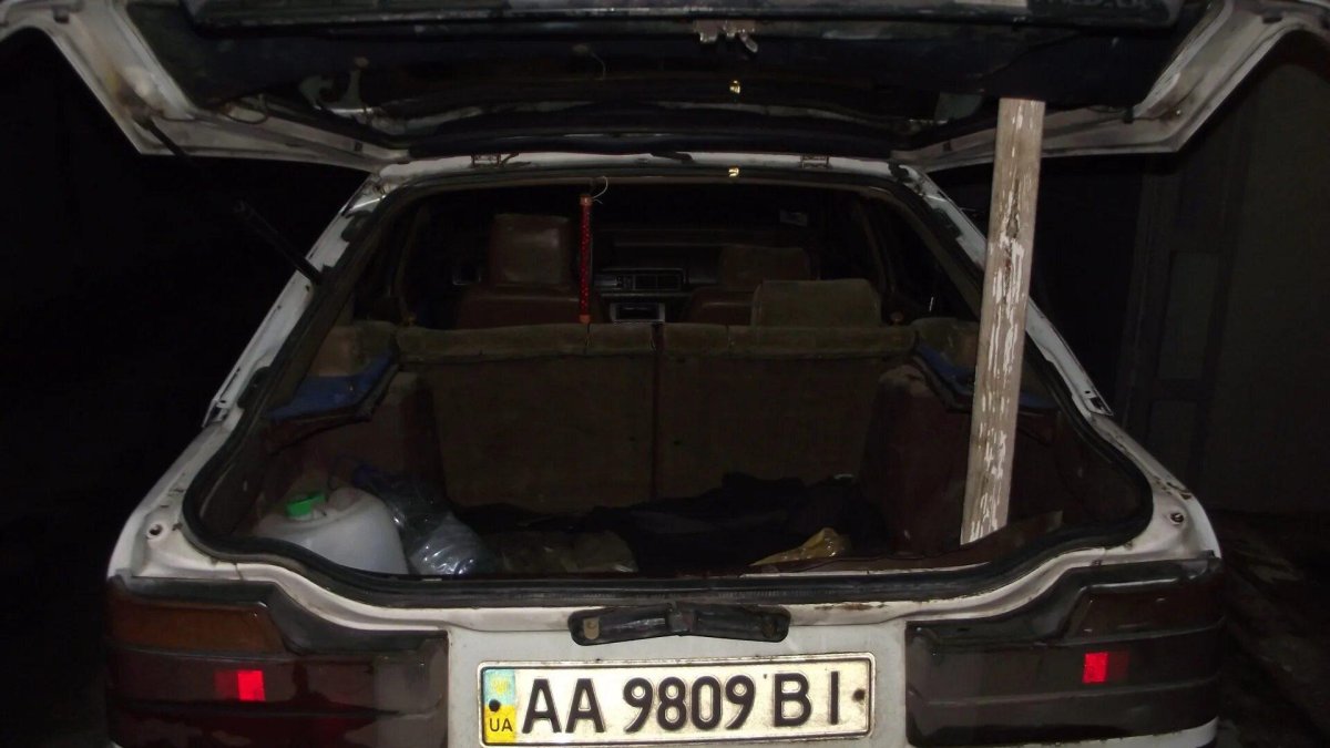 Мазда 626 багажник