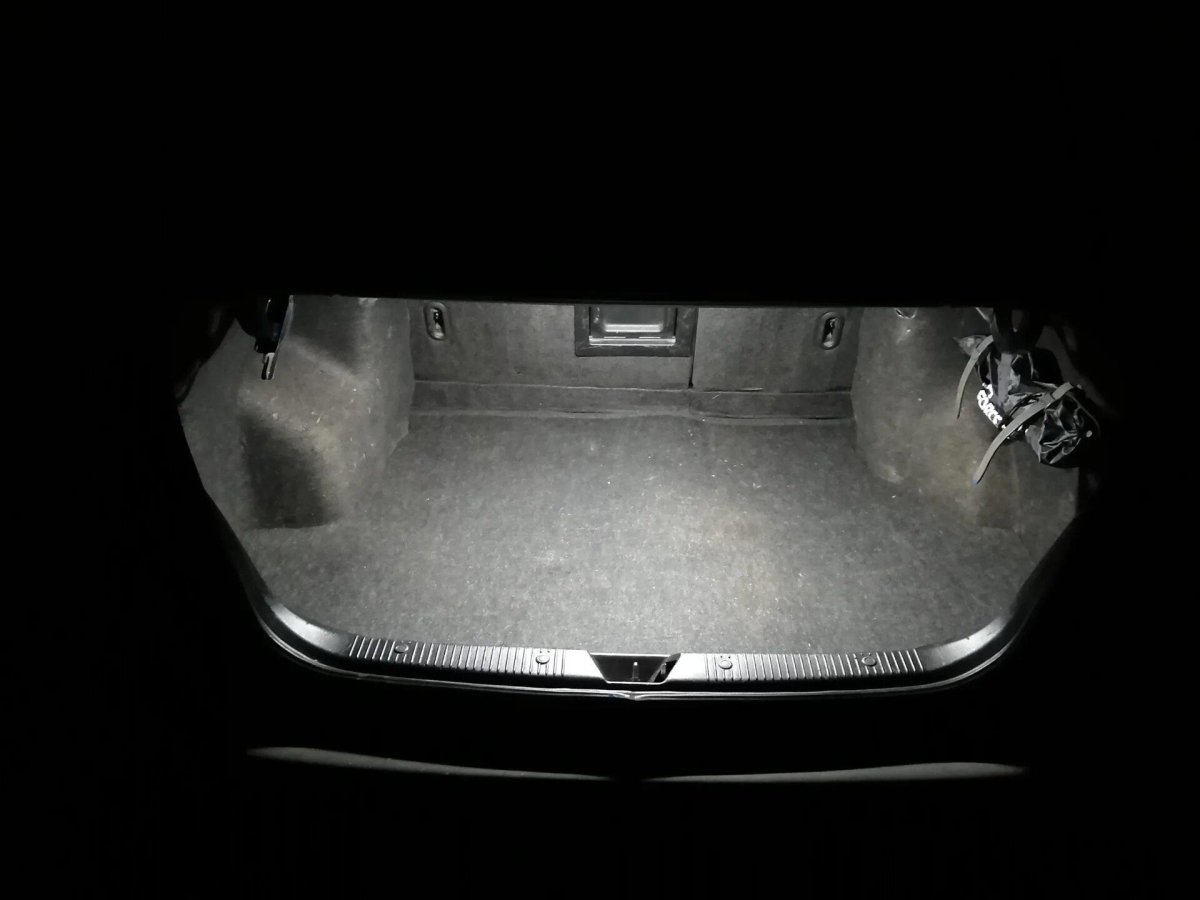 Мазда 626 багажник