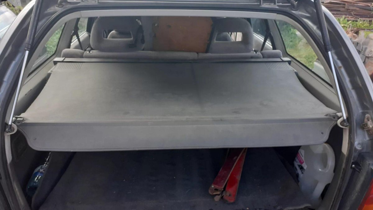 Полка багажника Мазда 626 ge хэтчбек