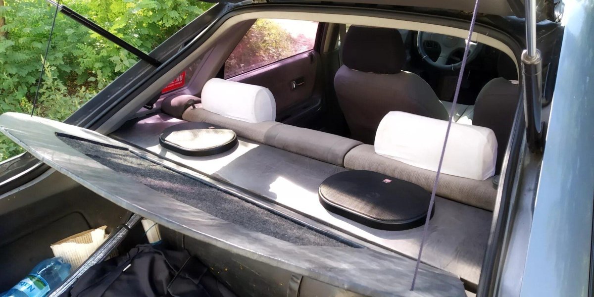 Задняя полка Мазда 626 GD