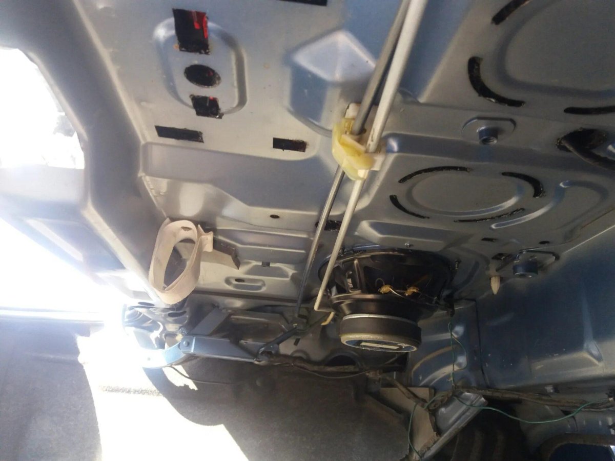 Торсионы багажника Mazda 3 BM