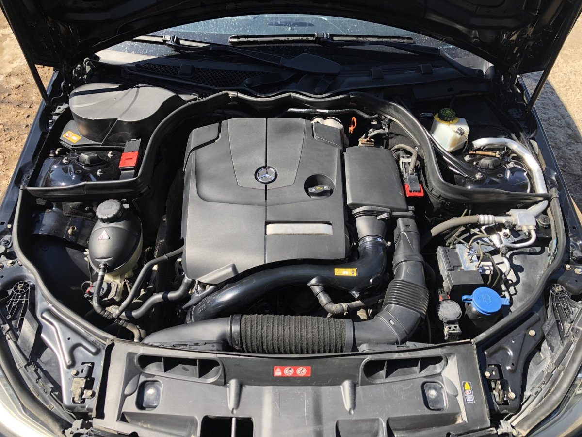 Mercedes c180 w204 мотор