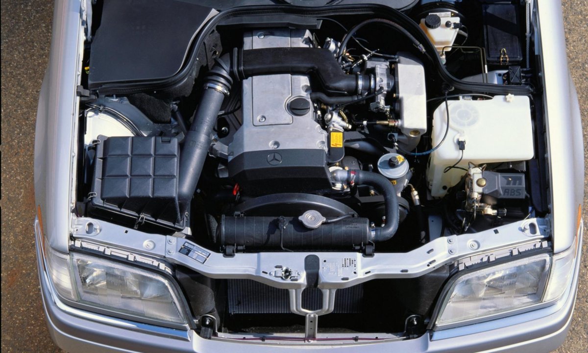 Mercedes-Benz w202 мотор