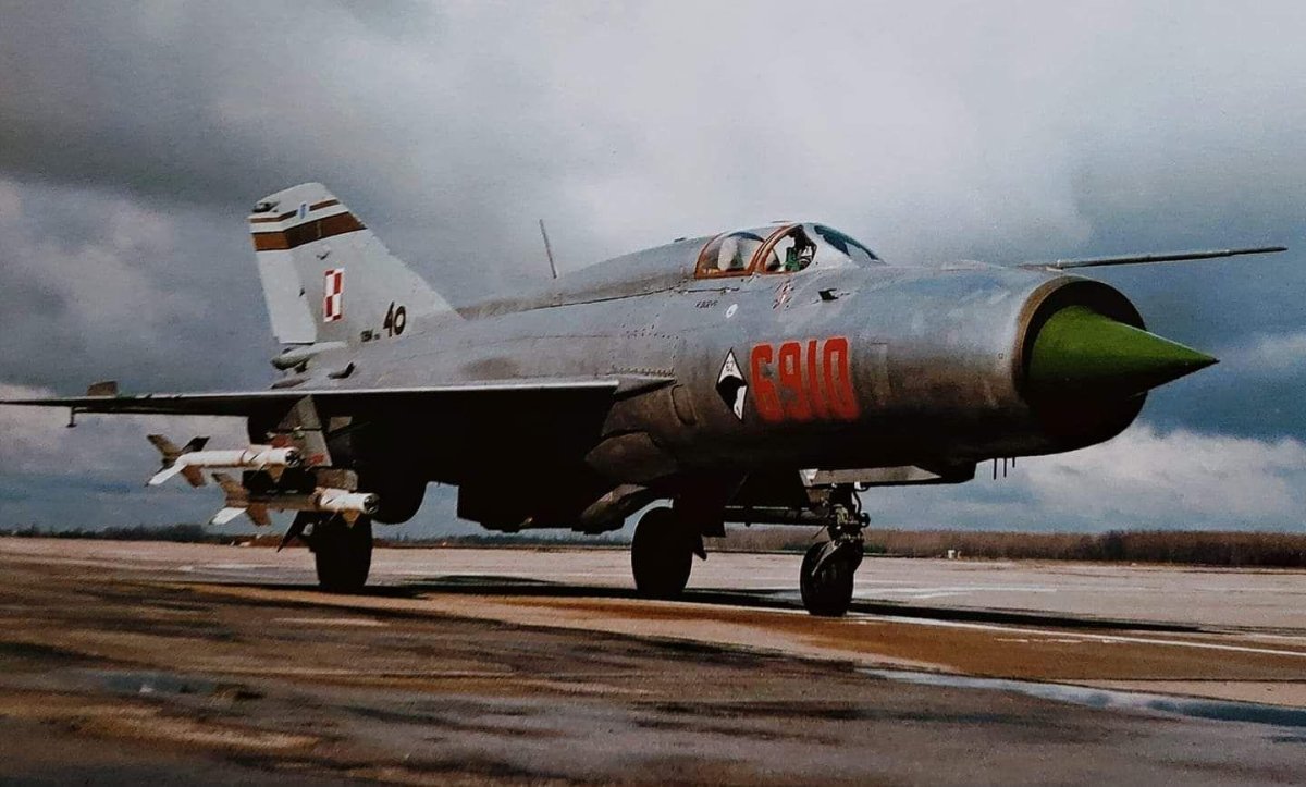 Сдвоенные пилоны р-60 на миг-21