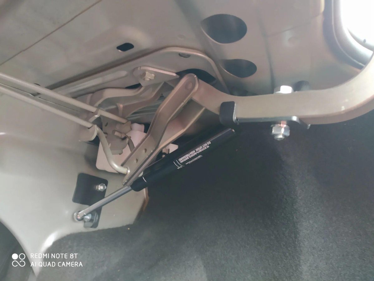 Газовые упоры для багажника Солярис 2