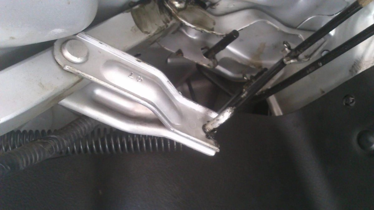 Торсион крышки багажника Хендай