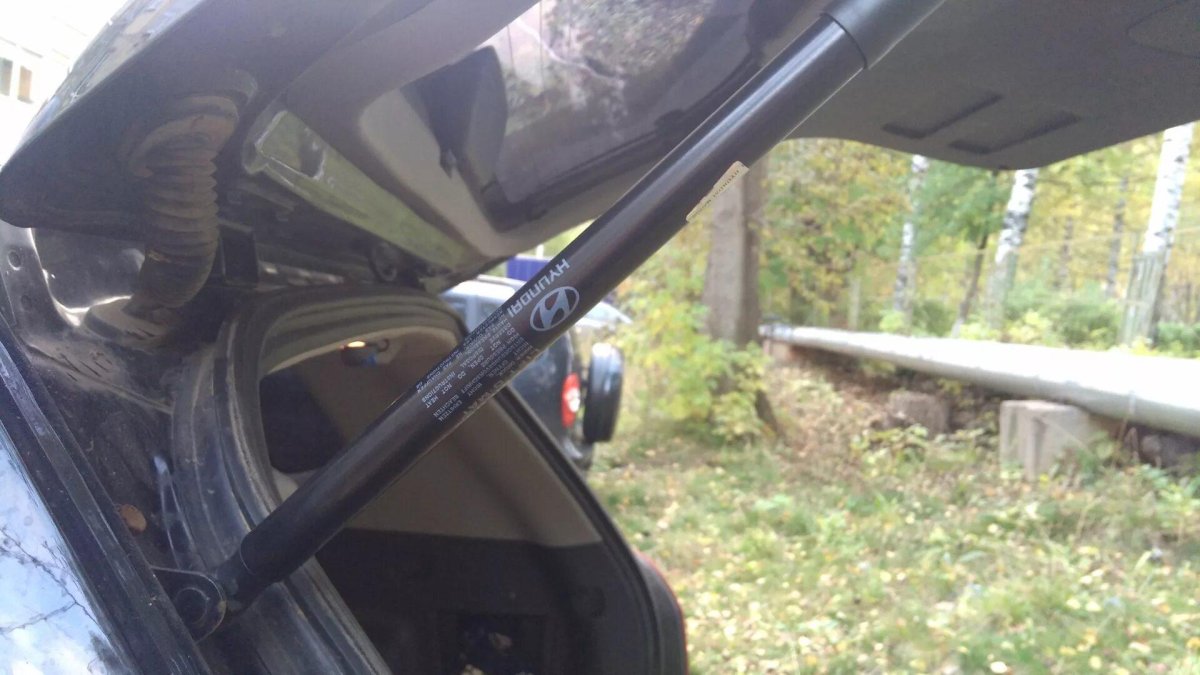 Уплотнитель задней крышки багажника Hyundai Tucson