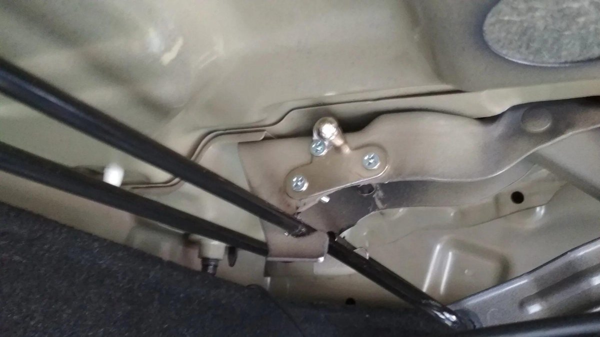 Упоры багажника Хендай Элантра