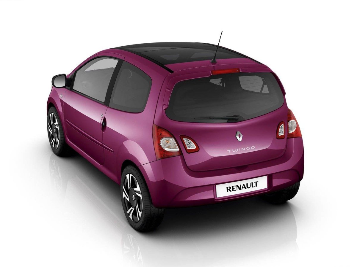 Рено маленькая машина модель Твинго