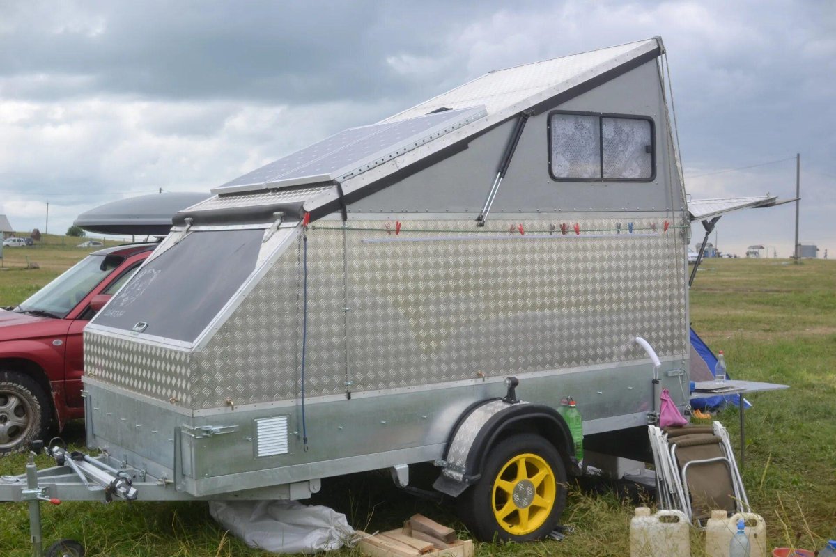 Автодом с подъемной крышей