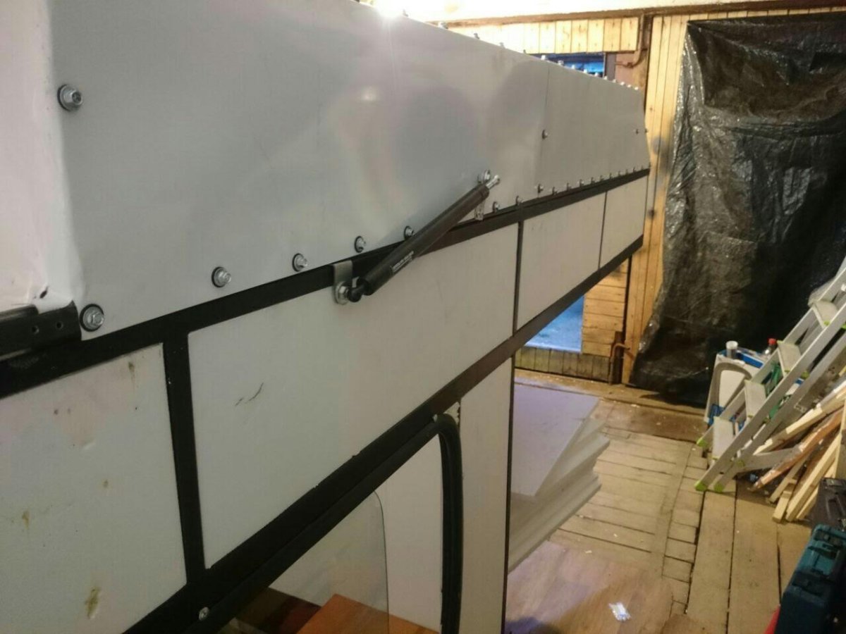 Механизм подъема крыши кемпера