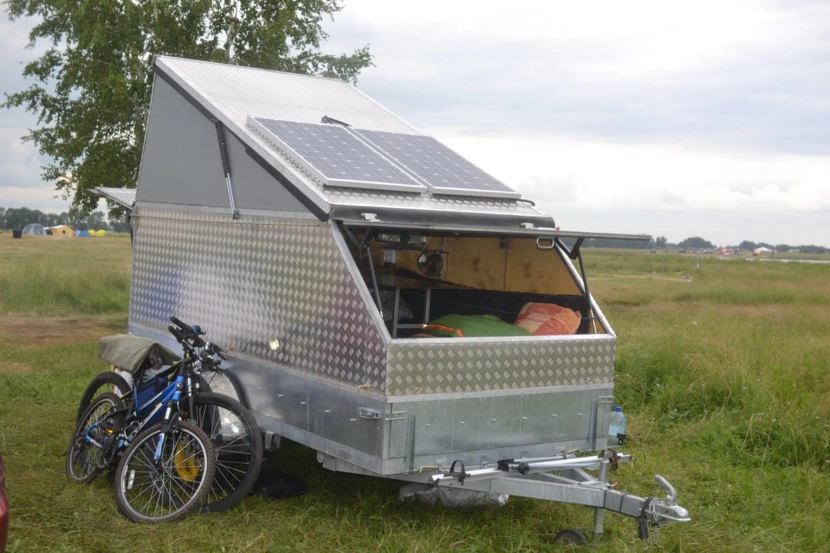 Прицеп автодом с подъемной крышей