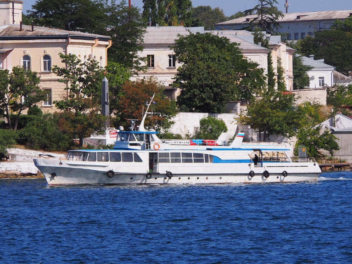 Пассажирский катер Ирбис