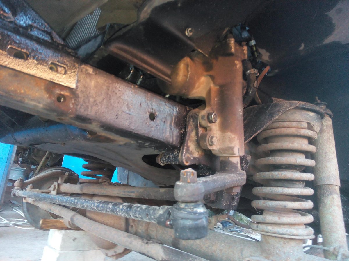 Рулевой редуктор УАЗ 469 на раме