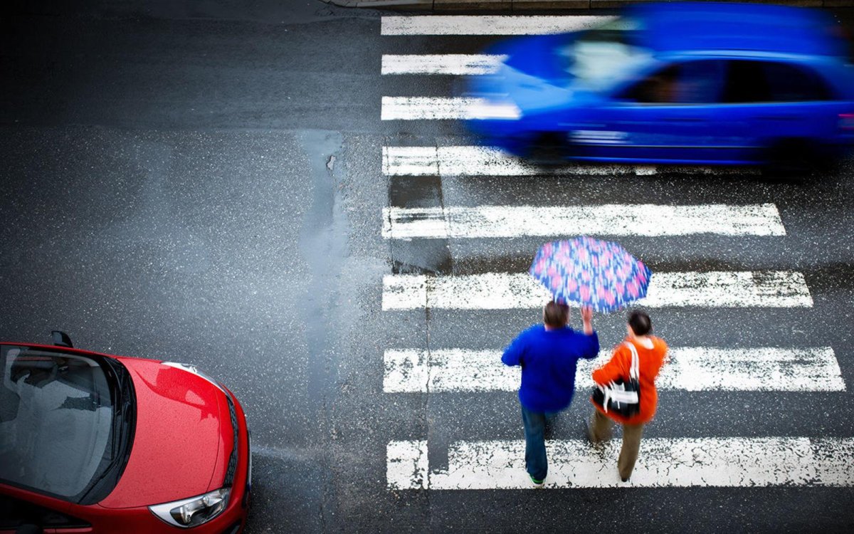 Пешеход и автомобиль