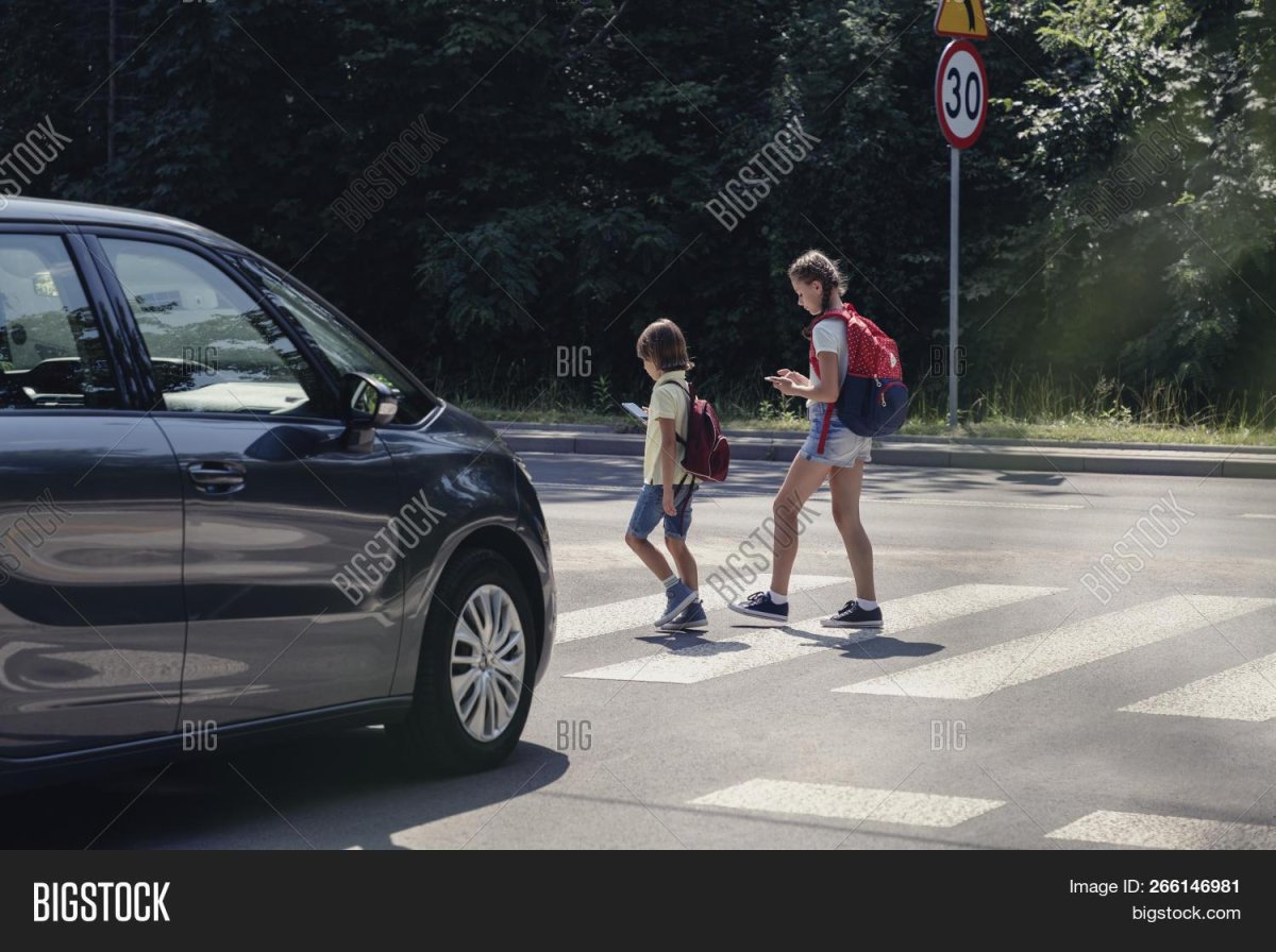 Пешеход и автомобиль